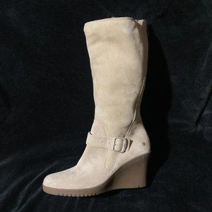 UGG Fur Lined Tan Suede Boots Size 7 Like New